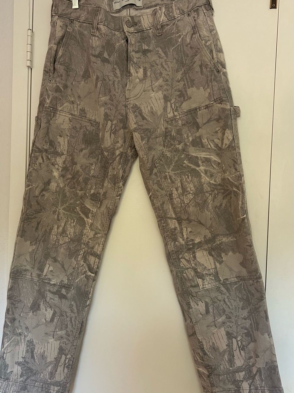 Hollister Men's Neutral Camo Cargo Pants - 32x30 Loose